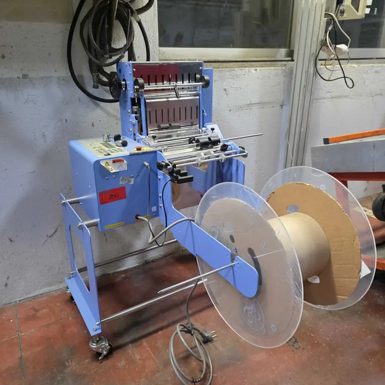 Automatický průmyslový řezací stroj START TBC-552L-2