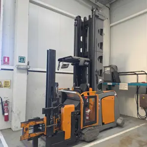 Třístranný zakladač STILL MX-X TE