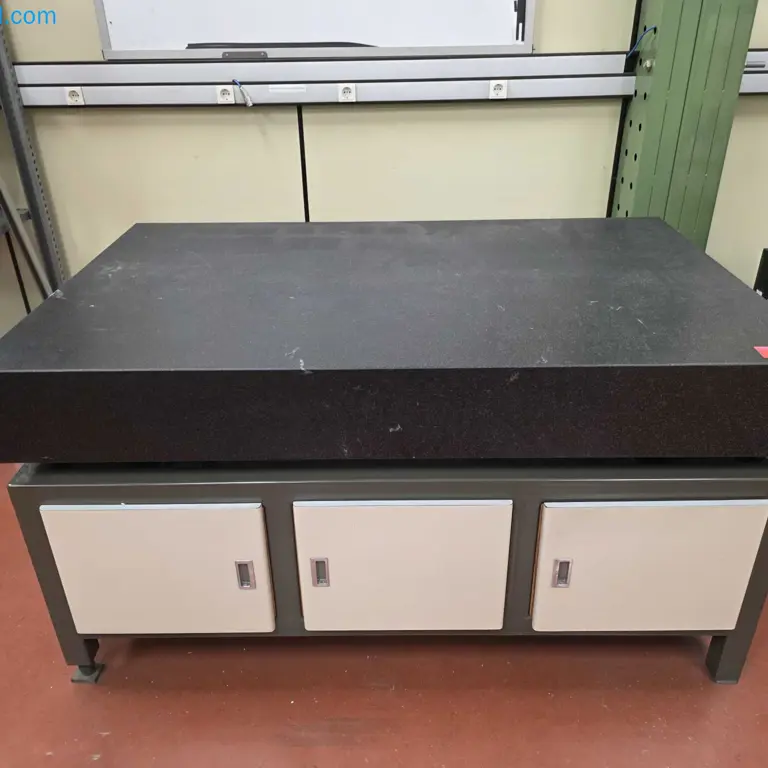 Měřící žulový stůl