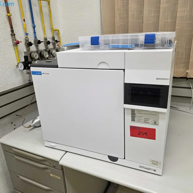 Plynový chromatograf AGILENT 8860 GC System