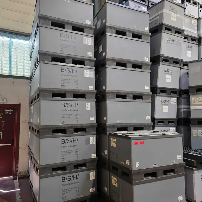 38 Opakovaně použitelné plastové logistické kontejnery KTP System 2000