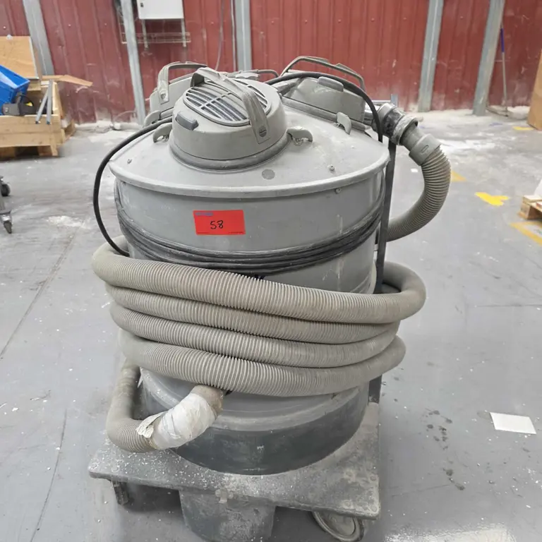 Průmyslový vysavač NILFISK GM 83