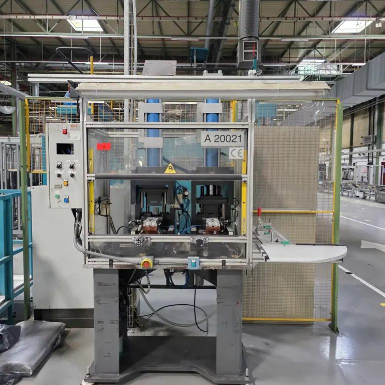 Nýtovací stroj EIK AUTOMATION