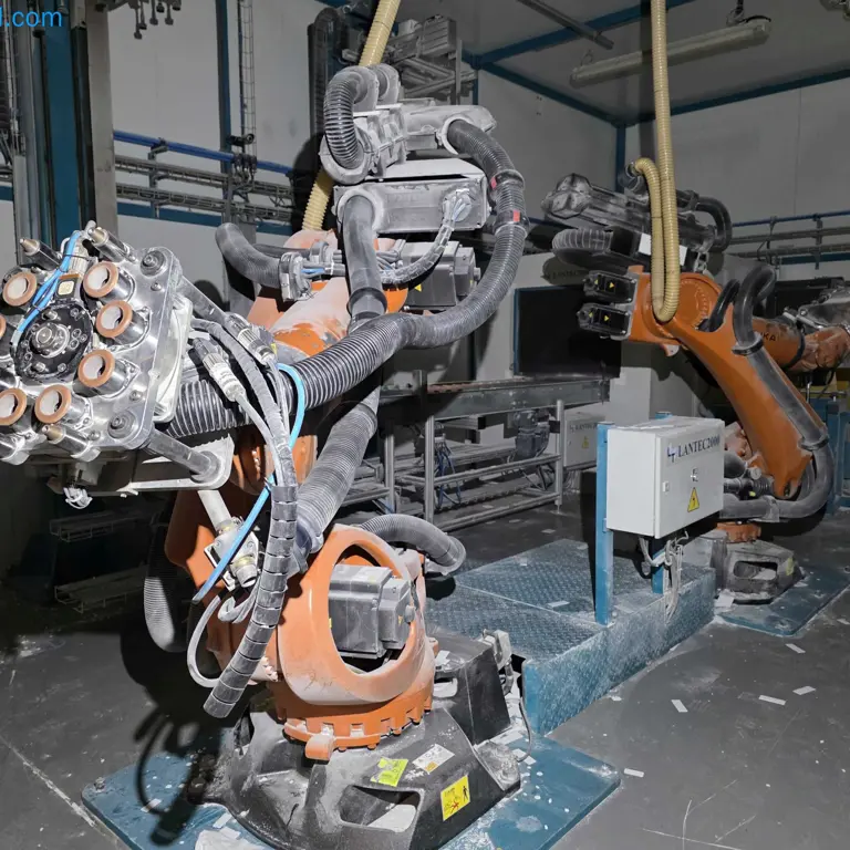 2 Průmyslové roboty KUKA KR 210 R2700 extra