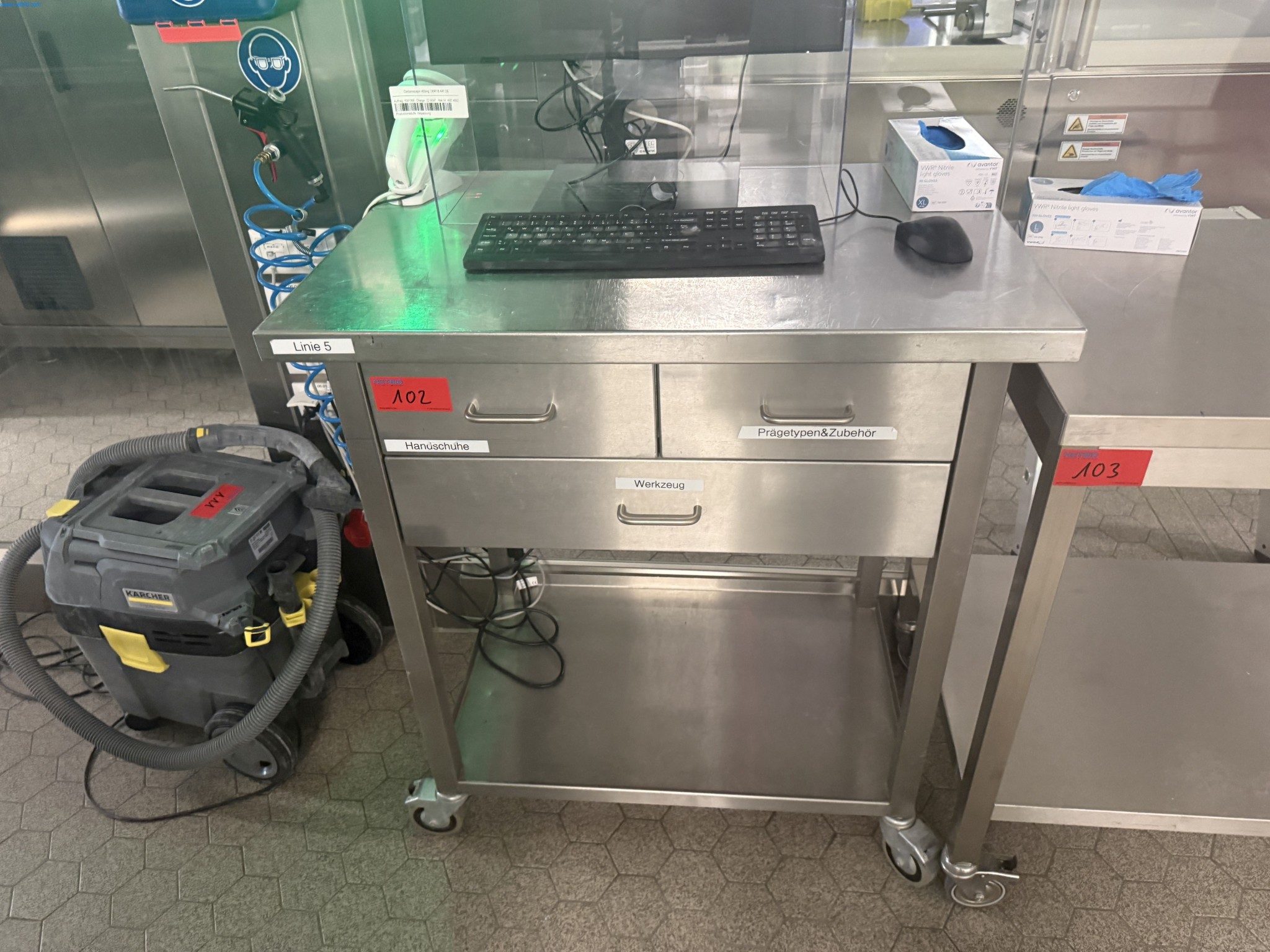 Table de travail en acier inoxydable