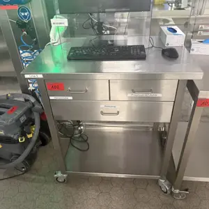 Mesa de trabalho em aço inoxidável