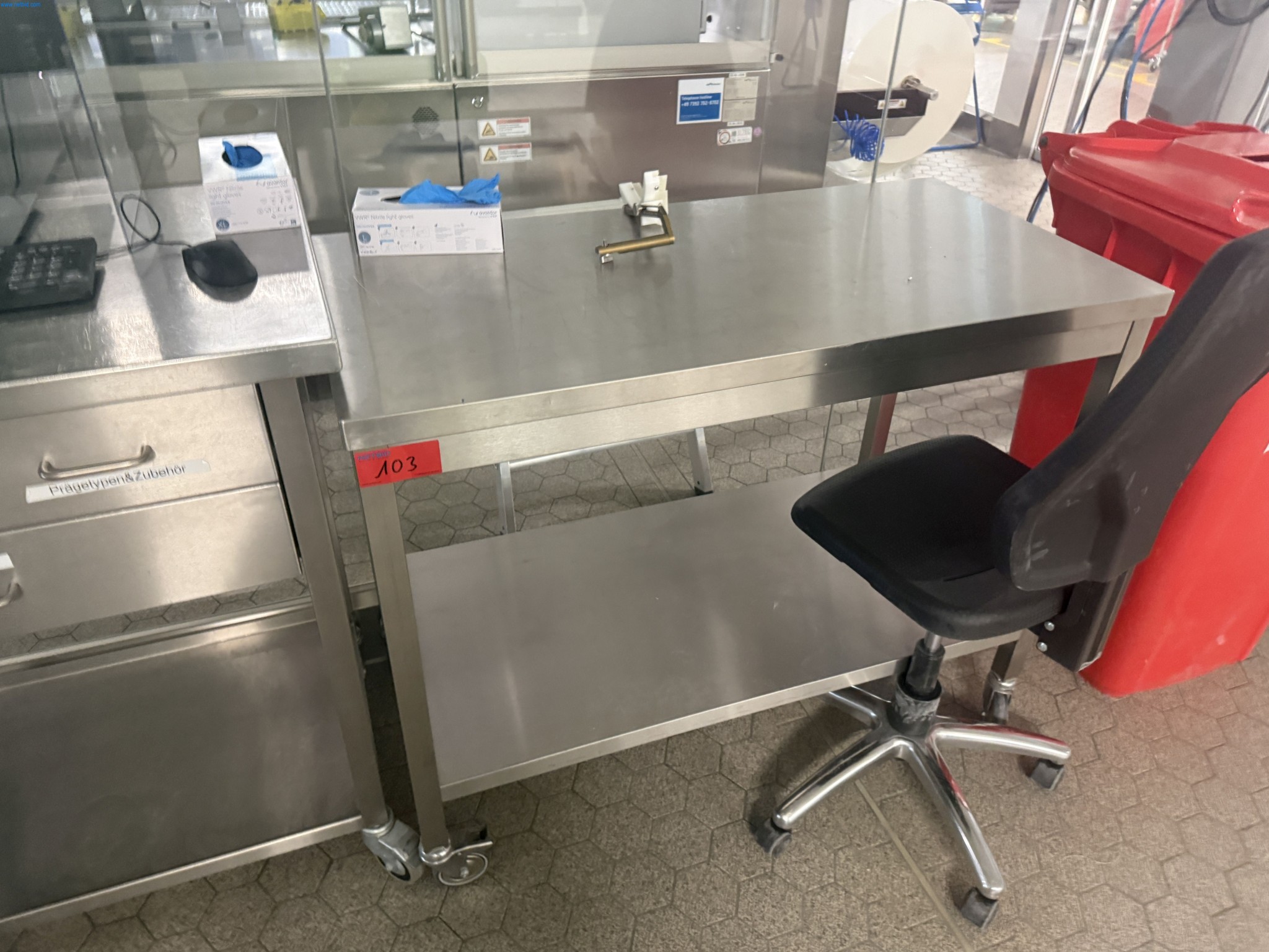 Installations de production et de conditionnement pharmaceutiques / Équipements de laboratoire et d'exploitation-1