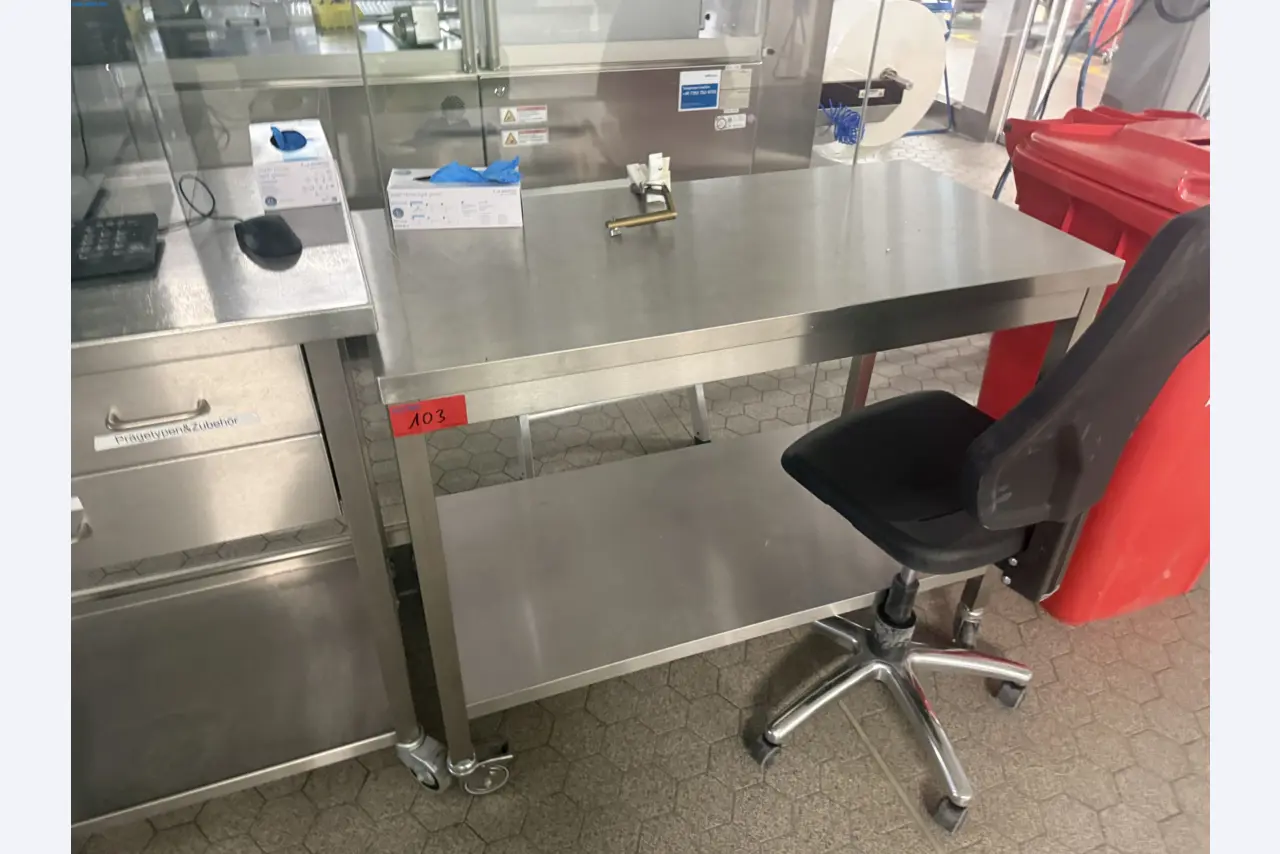 Installations de production et de conditionnement pharmaceutiques / Équipements de laboratoire et d'exploitation-1