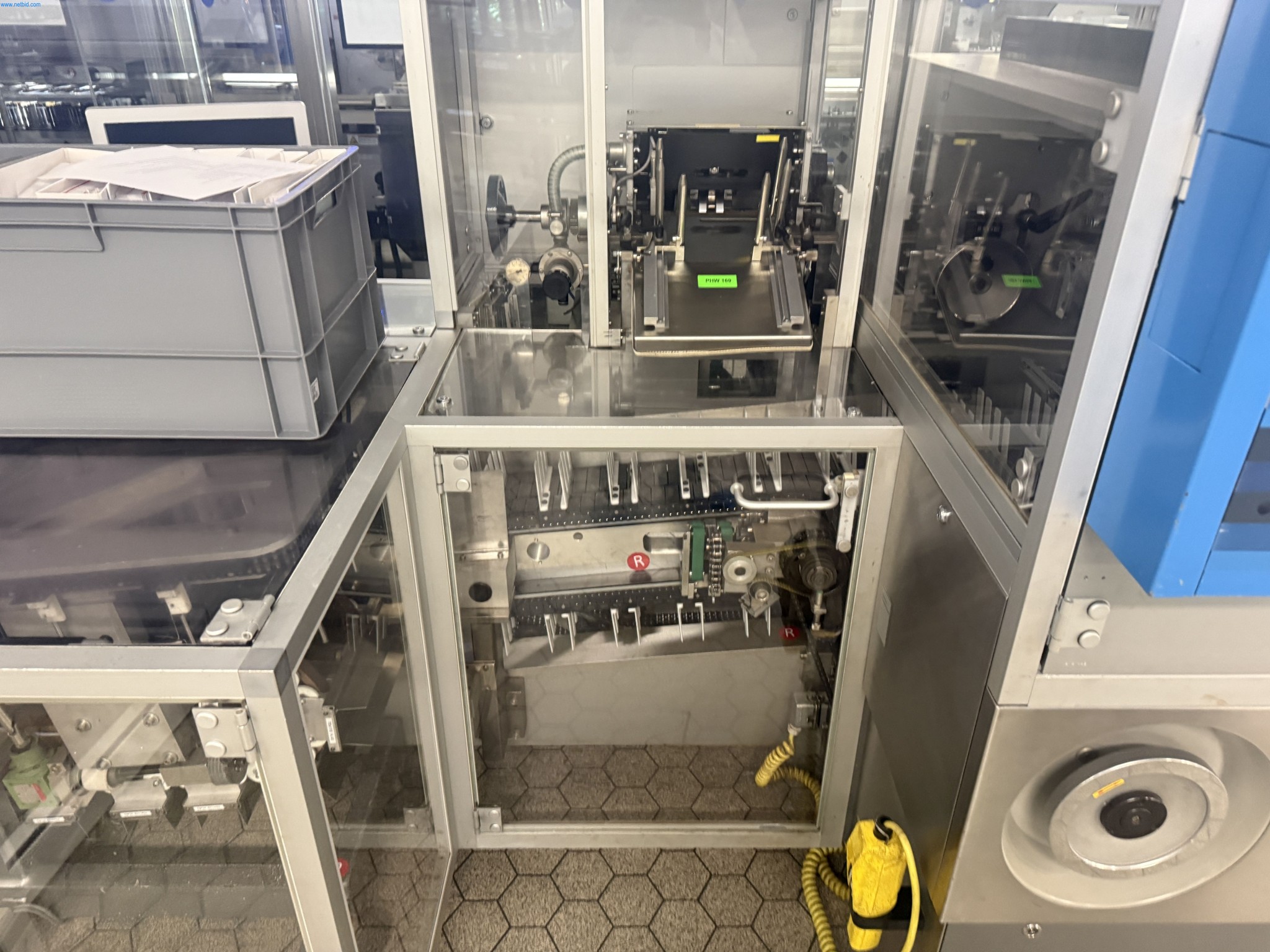 Installations de production et de conditionnement pharmaceutiques / Équipements de laboratoire et d'exploitation-22