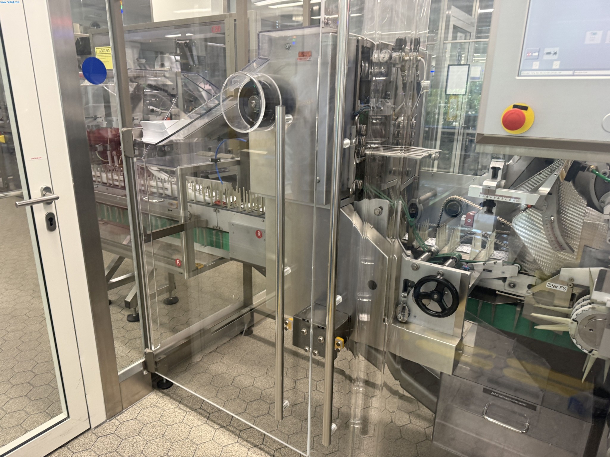 Installations de production et de conditionnement pharmaceutiques / Équipements de laboratoire et d'exploitation-12