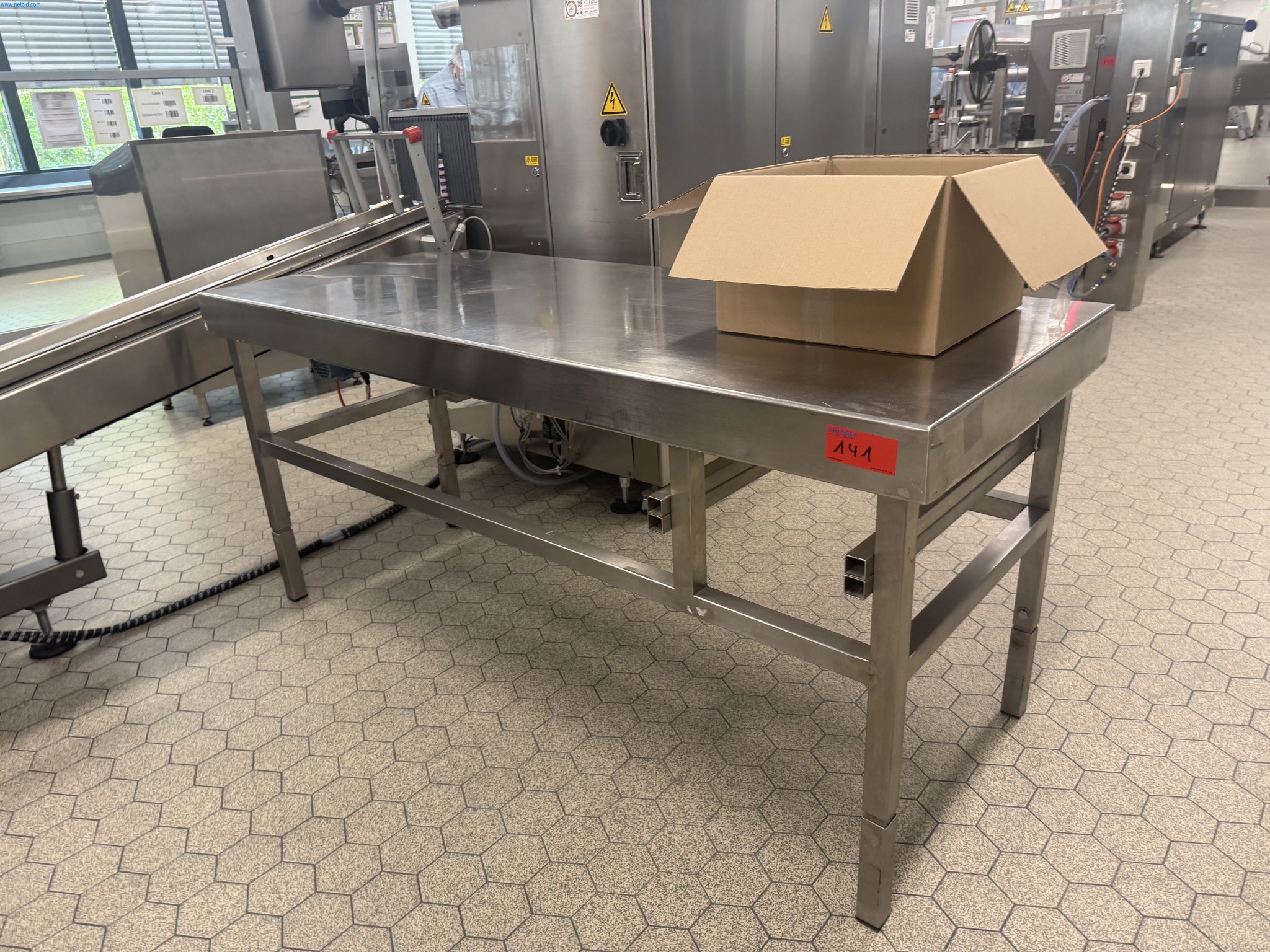 Installations de production et de conditionnement pharmaceutiques / Équipements de laboratoire et d'exploitation-2