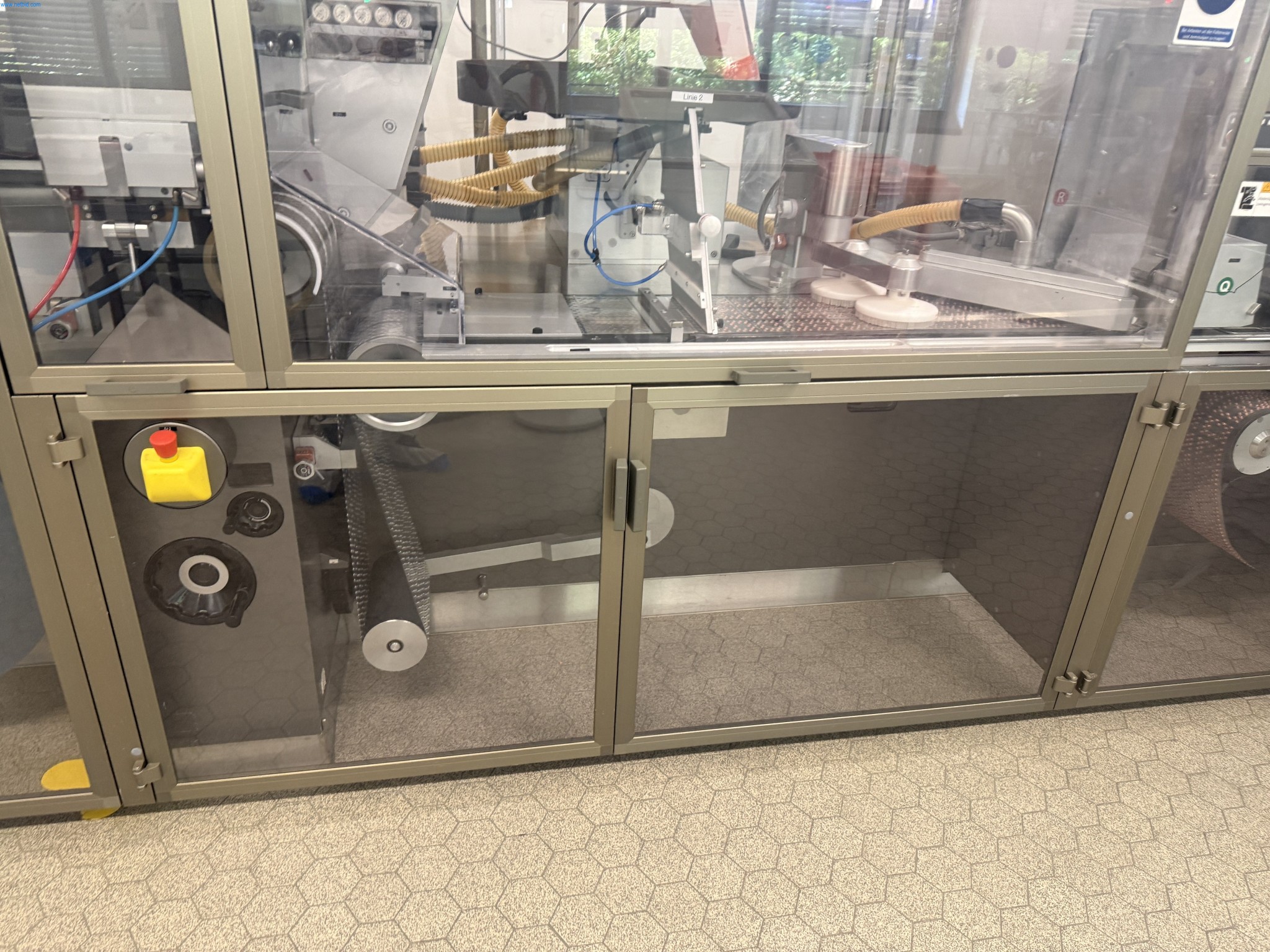 Installations de production et de conditionnement pharmaceutiques / Équipements de laboratoire et d'exploitation-7
