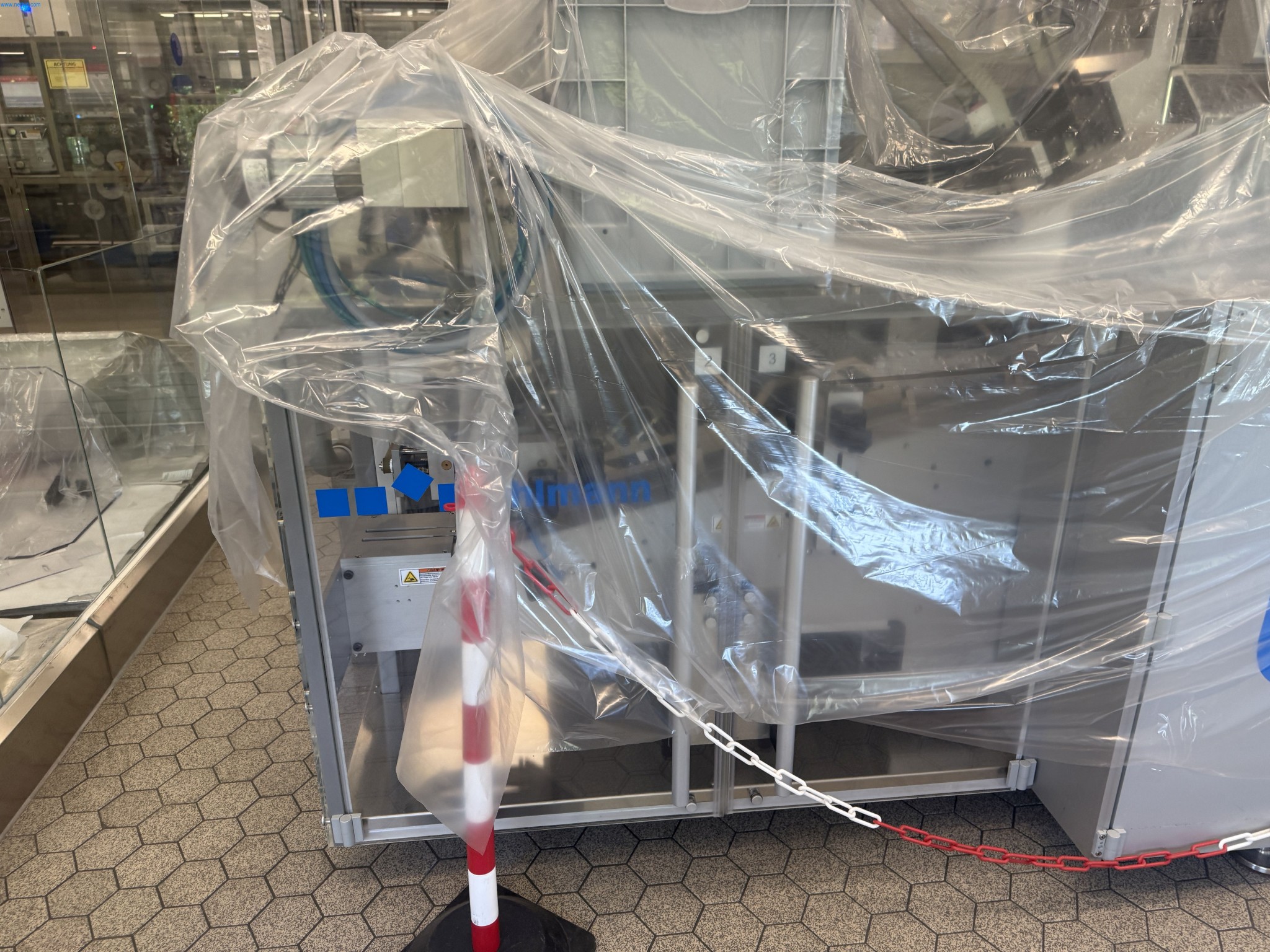 Installations de production et de conditionnement pharmaceutiques / Équipements de laboratoire et d'exploitation-2
