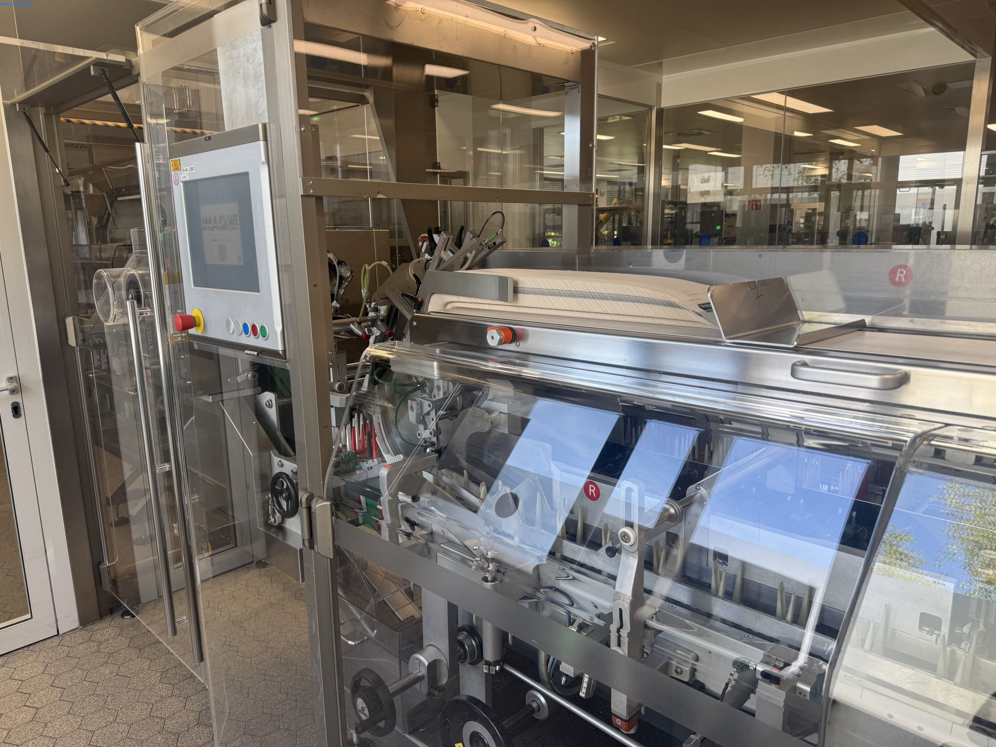 Installations de production et de conditionnement pharmaceutiques / Équipements de laboratoire et d'exploitation-13