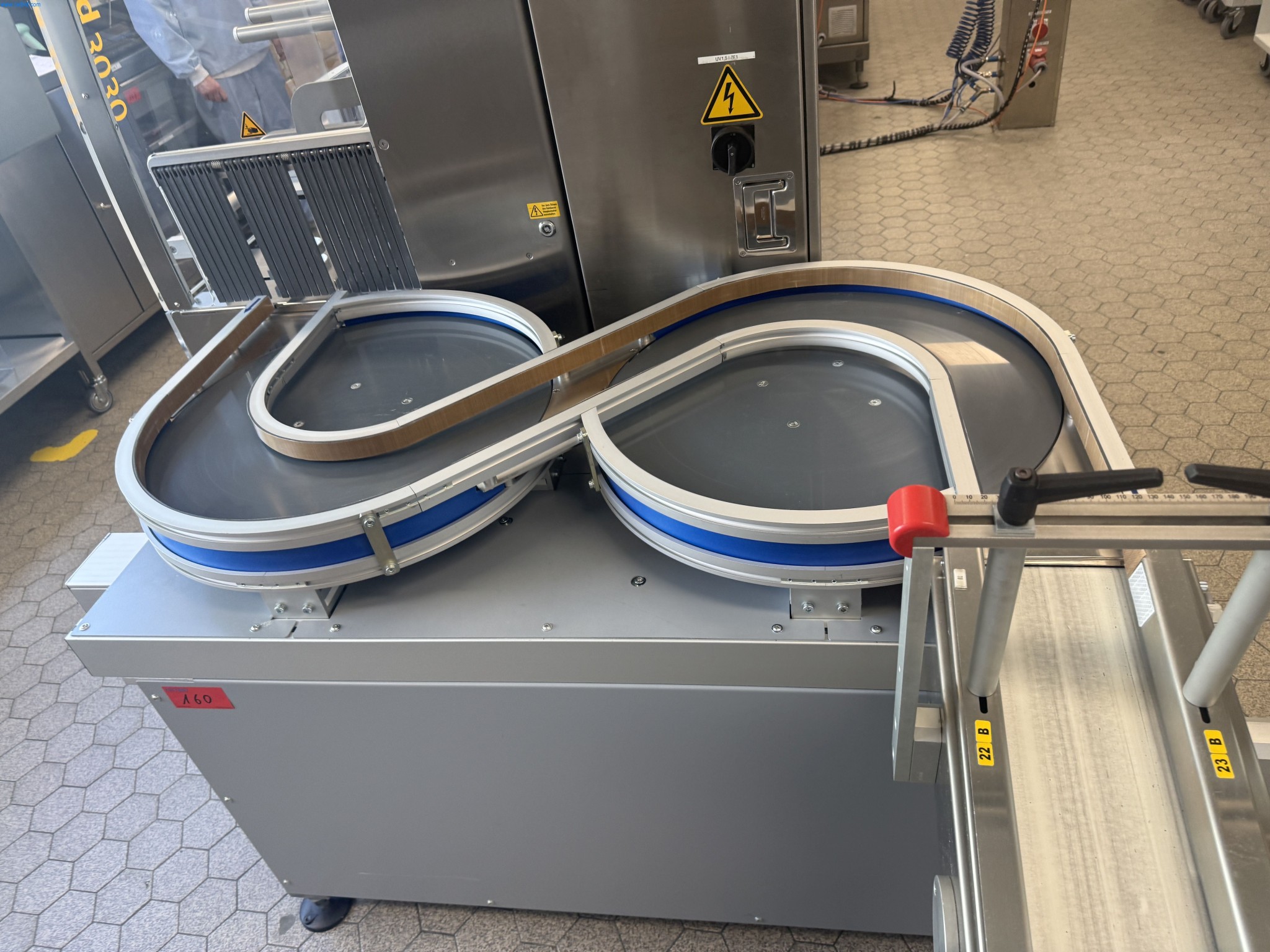 Installations de production et de conditionnement pharmaceutiques / Équipements de laboratoire et d'exploitation-25
