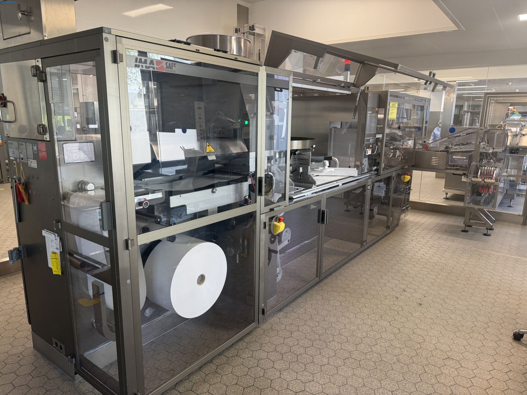 Installations de production et de conditionnement pharmaceutiques / Équipements de laboratoire et d'exploitation-1