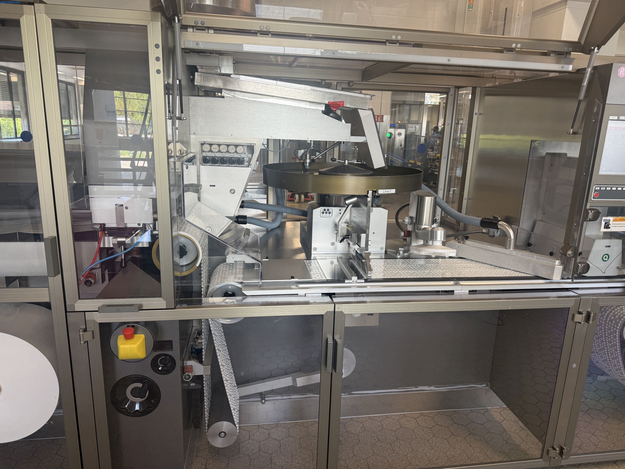 Installations de production et de conditionnement pharmaceutiques / Équipements de laboratoire et d'exploitation-6