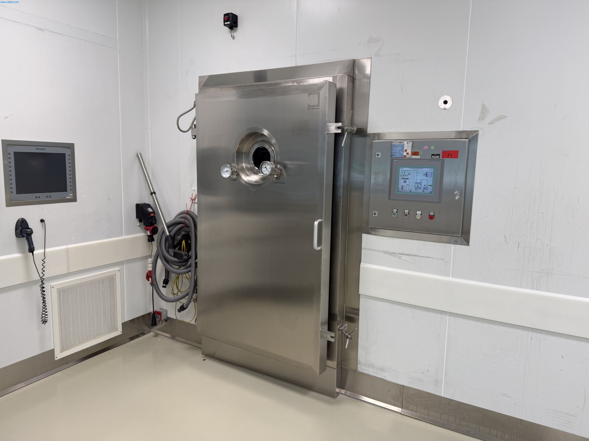 Installations de production et de conditionnement pharmaceutiques / Équipements de laboratoire et d'exploitation-1
