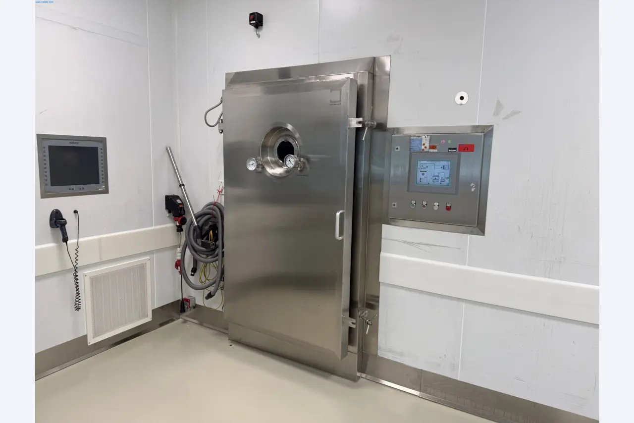 Installations de production et de conditionnement pharmaceutiques / Équipements de laboratoire et d'exploitation-1