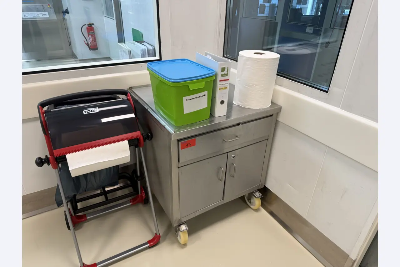 Installations de production et de conditionnement pharmaceutiques / Équipements de laboratoire et d'exploitation-3