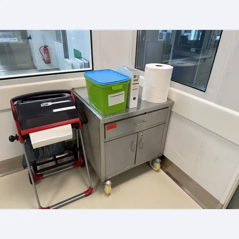 Installations de production et de conditionnement pharmaceutiques / Équipements de laboratoire et d'exploitation-3