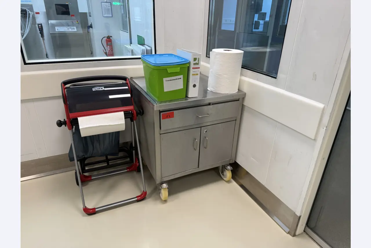 Installations de production et de conditionnement pharmaceutiques / Équipements de laboratoire et d'exploitation-6