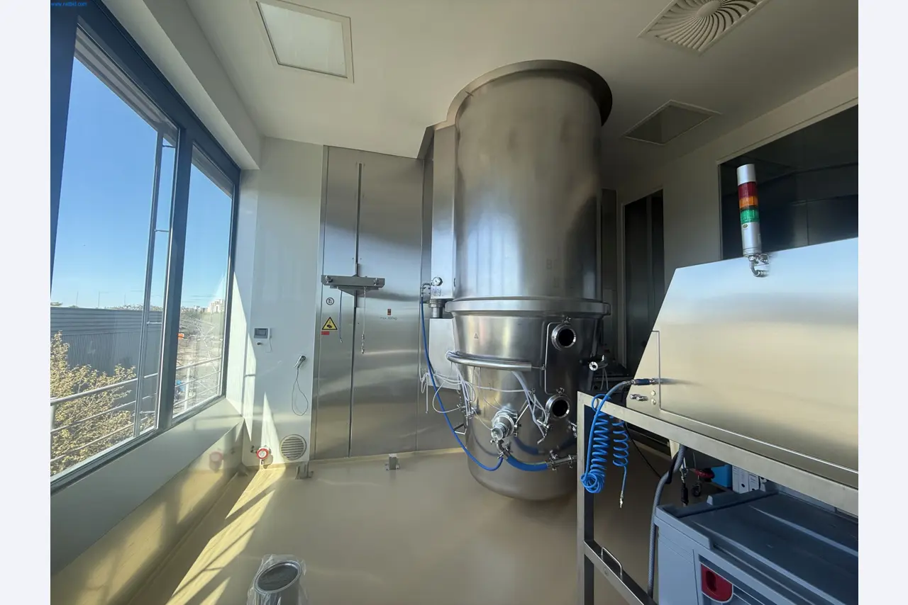 Installations de production et de conditionnement pharmaceutiques / Équipements de laboratoire et d'exploitation-1