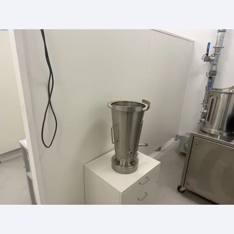 Installations de production et de conditionnement pharmaceutiques / Équipements de laboratoire et d'exploitation-2