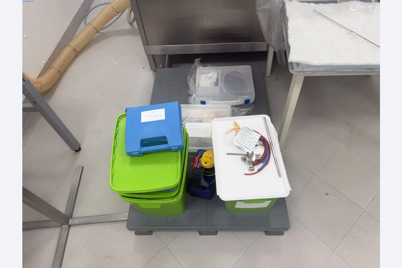 Installations de production et de conditionnement pharmaceutiques / Équipements de laboratoire et d'exploitation-3