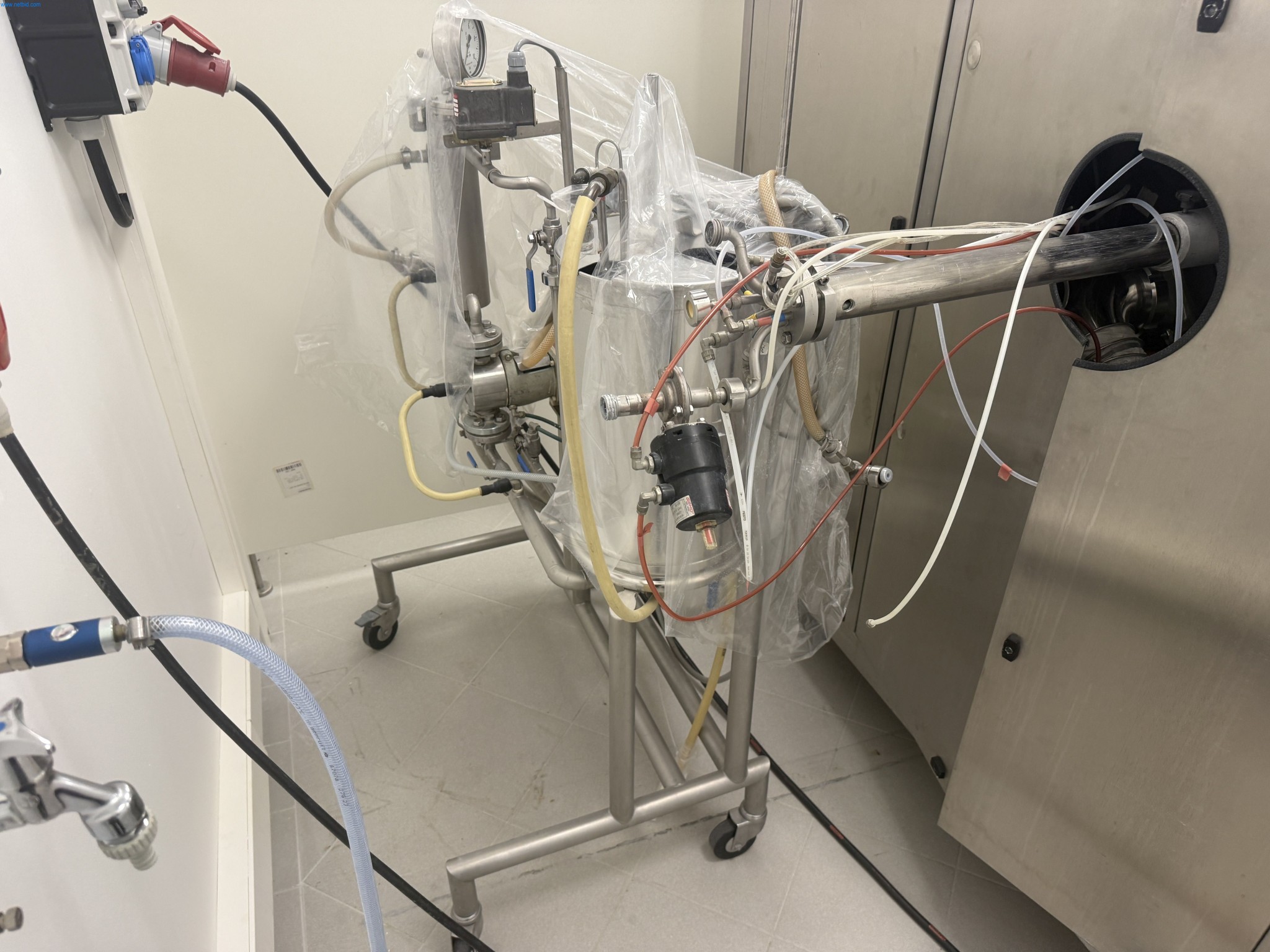 Installations de production et de conditionnement pharmaceutiques / Équipements de laboratoire et d'exploitation-5