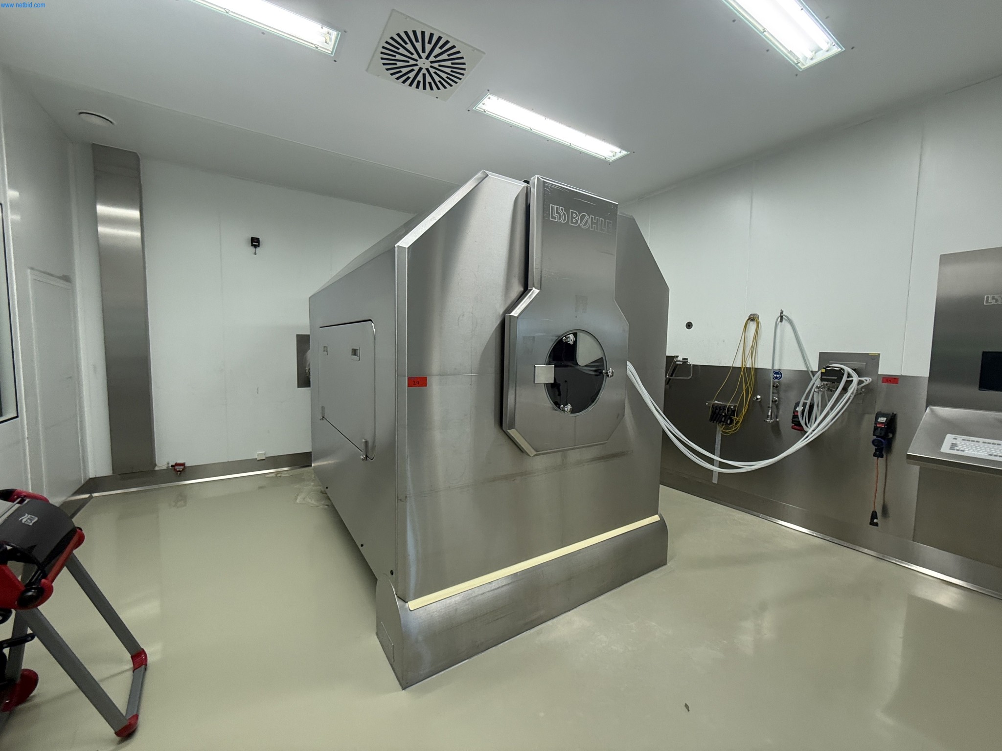Installations de production et de conditionnement pharmaceutiques / Équipements de laboratoire et d'exploitation-1