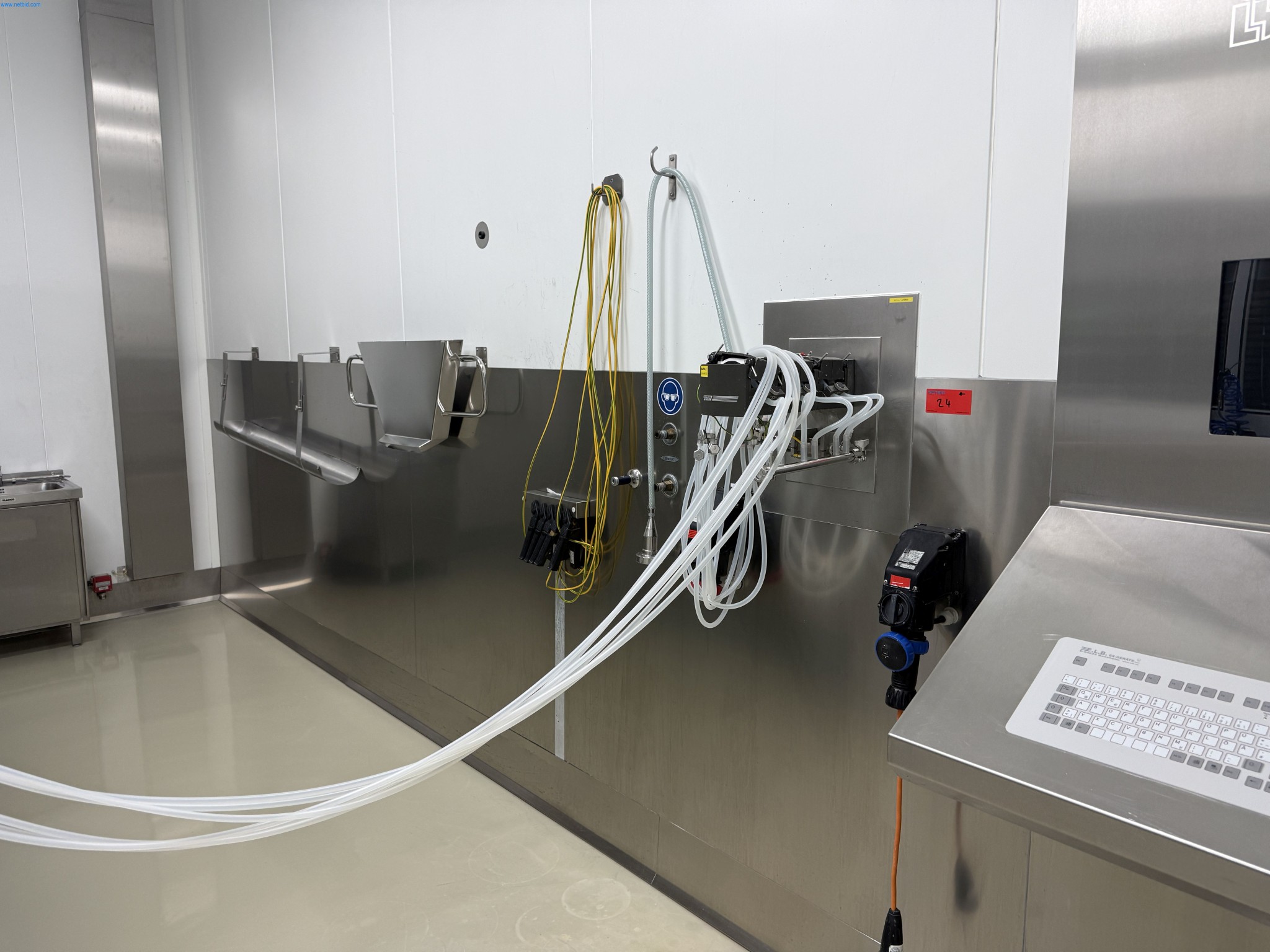 Installations de production et de conditionnement pharmaceutiques / Équipements de laboratoire et d'exploitation-3