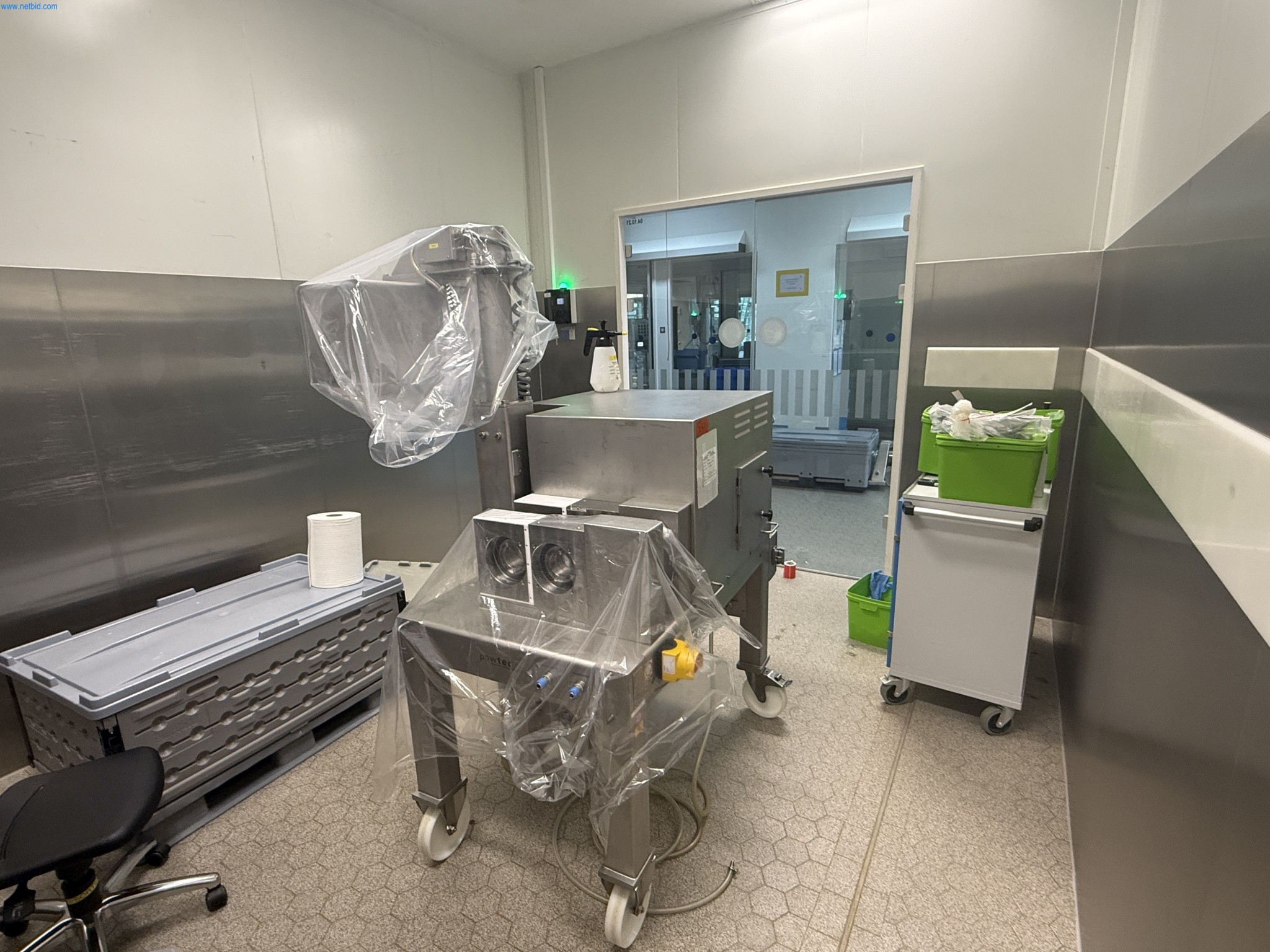 Installations de production et de conditionnement pharmaceutiques / Équipements de laboratoire et d'exploitation-1