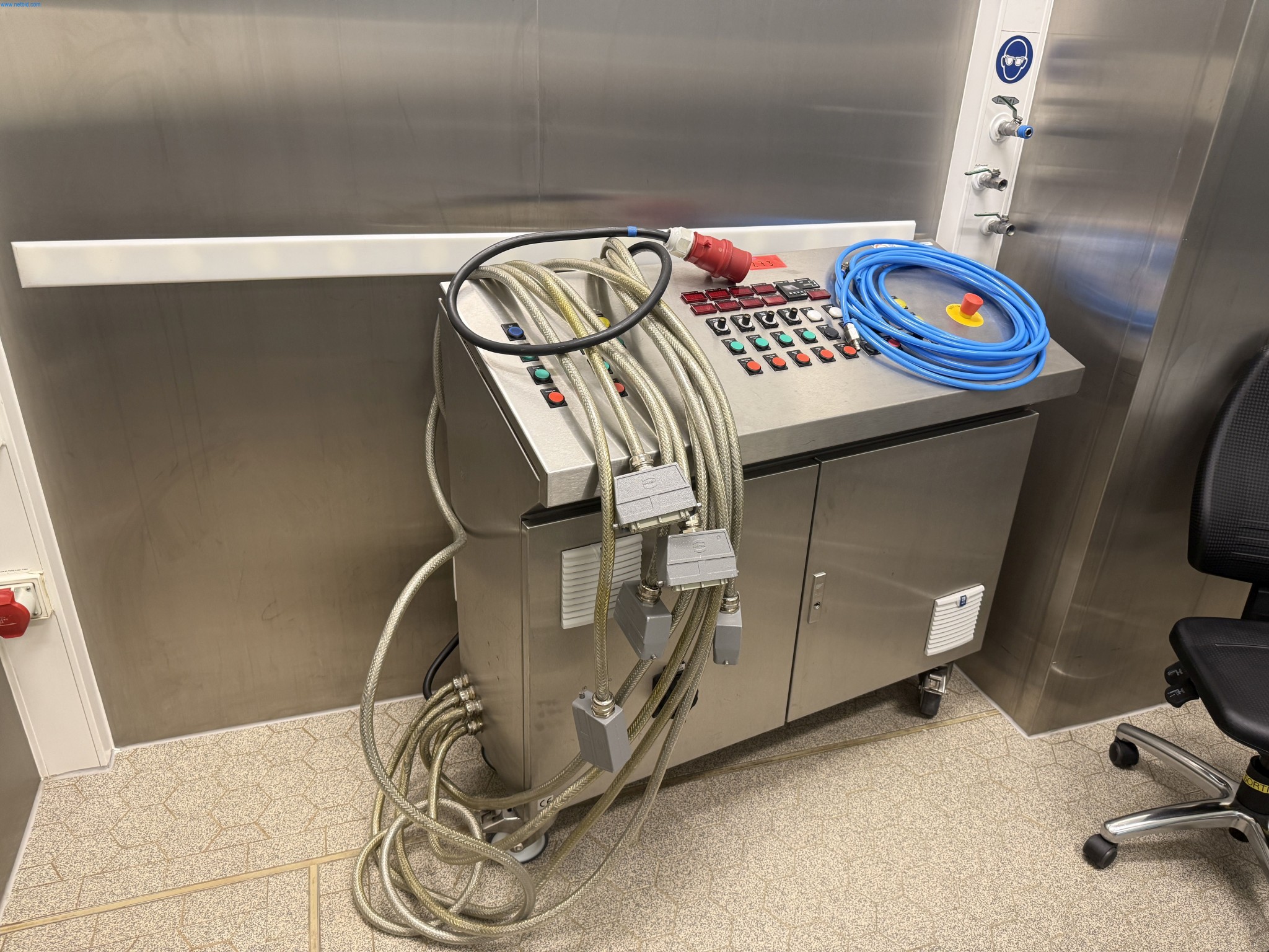 Installations de production et de conditionnement pharmaceutiques / Équipements de laboratoire et d'exploitation-2