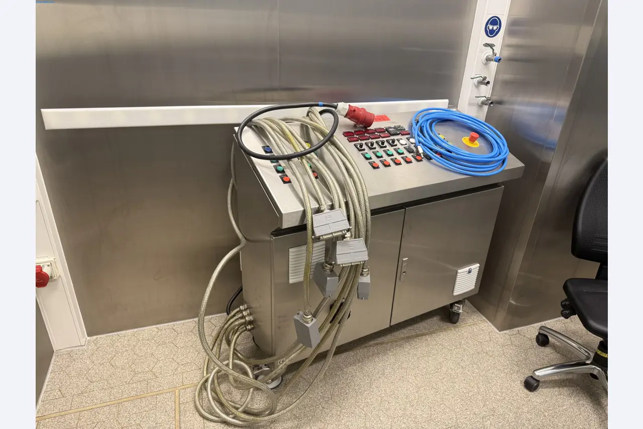 Installations de production et de conditionnement pharmaceutiques / Équipements de laboratoire et d'exploitation-2