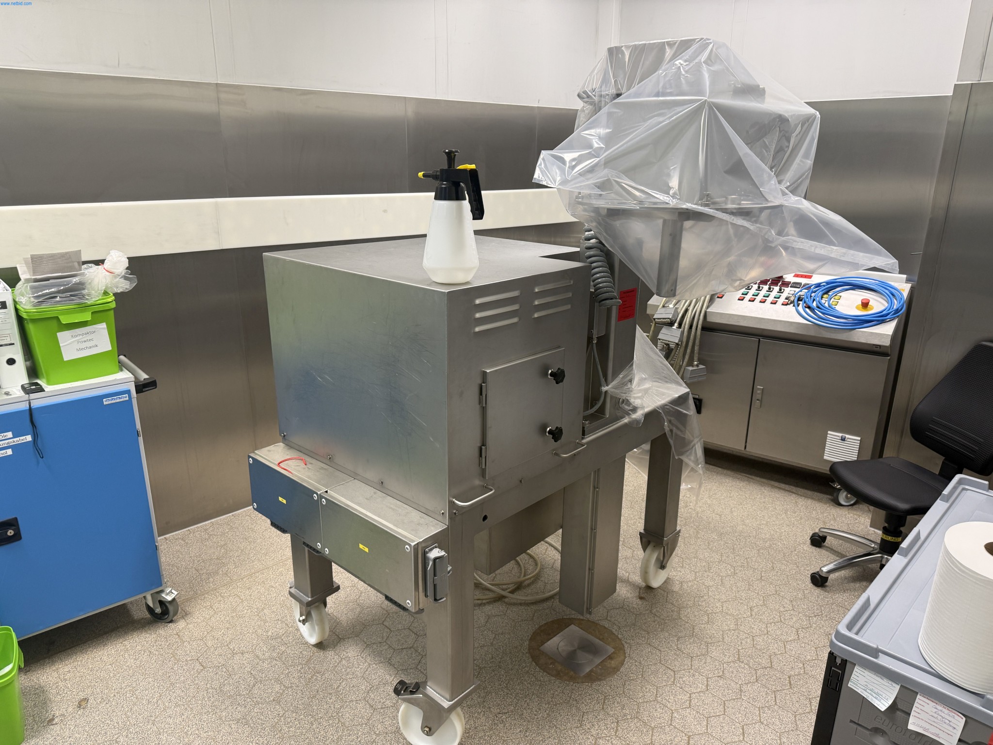 Installations de production et de conditionnement pharmaceutiques / Équipements de laboratoire et d'exploitation-5