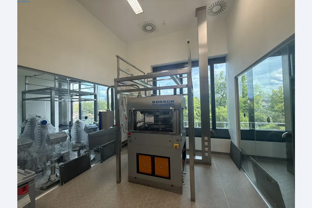 Installations de production et de conditionnement pharmaceutiques / Équipements de laboratoire et d'exploitation-1