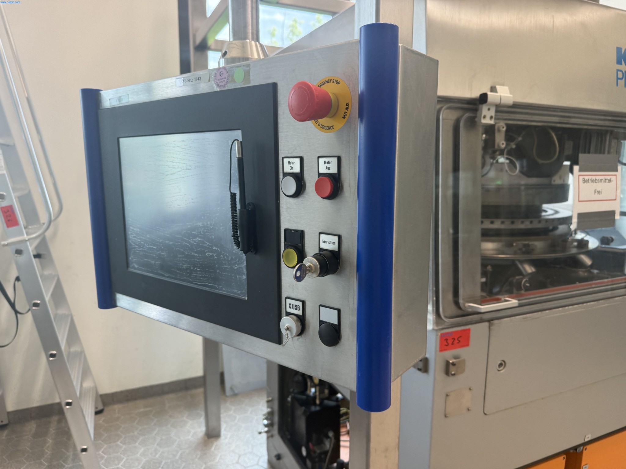 Installations de production et de conditionnement pharmaceutiques / Équipements de laboratoire et d'exploitation-4