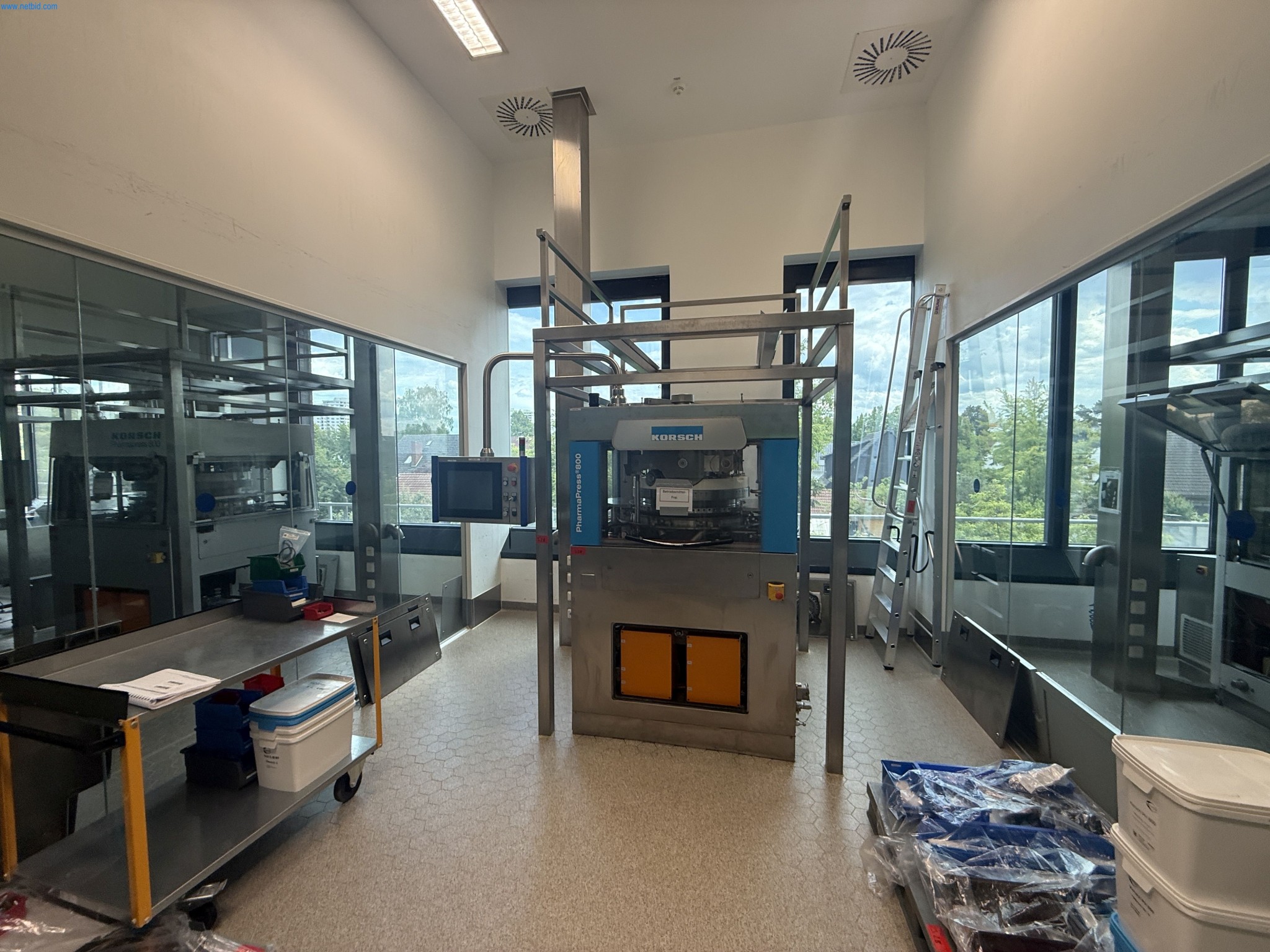 Installations de production et de conditionnement pharmaceutiques / Équipements de laboratoire et d'exploitation-1