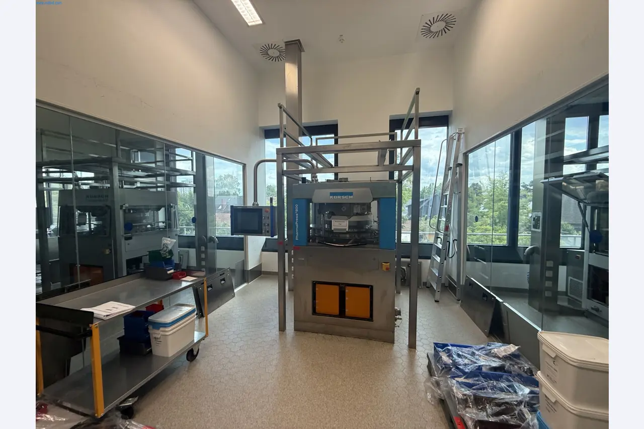 Installations de production et de conditionnement pharmaceutiques / Équipements de laboratoire et d'exploitation-1