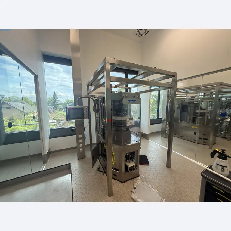 Installations de production et de conditionnement pharmaceutiques / Équipements de laboratoire et d'exploitation-1