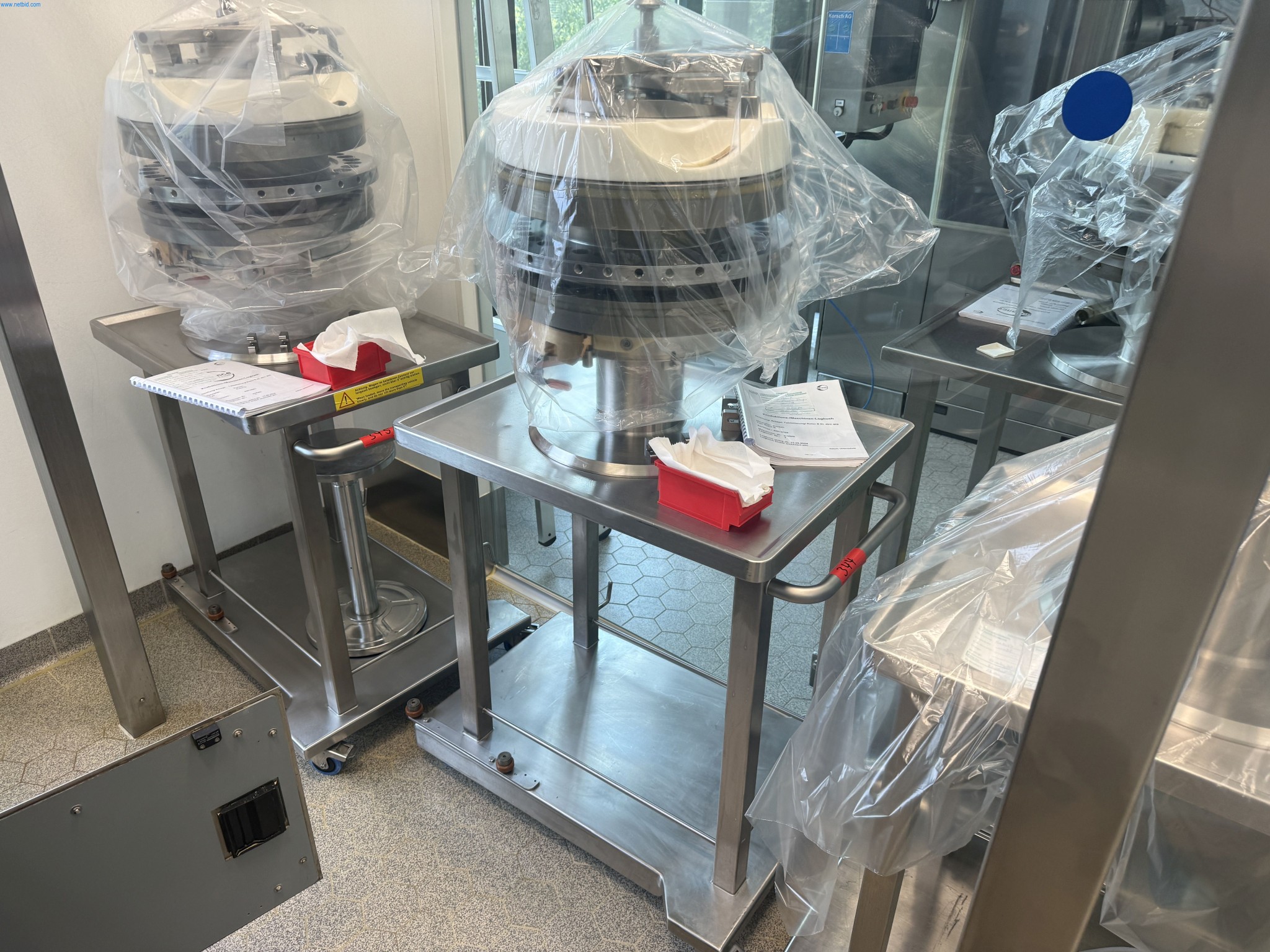 Installations de production et de conditionnement pharmaceutiques / Équipements de laboratoire et d'exploitation-1