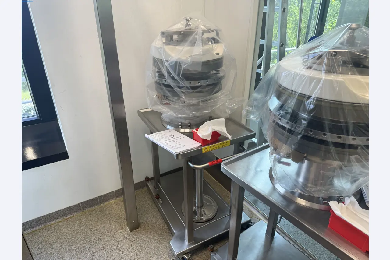 Installations de production et de conditionnement pharmaceutiques / Équipements de laboratoire et d'exploitation-1