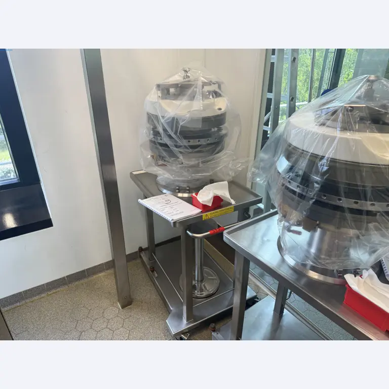 Installations de production et de conditionnement pharmaceutiques / Équipements de laboratoire et d'exploitation-1