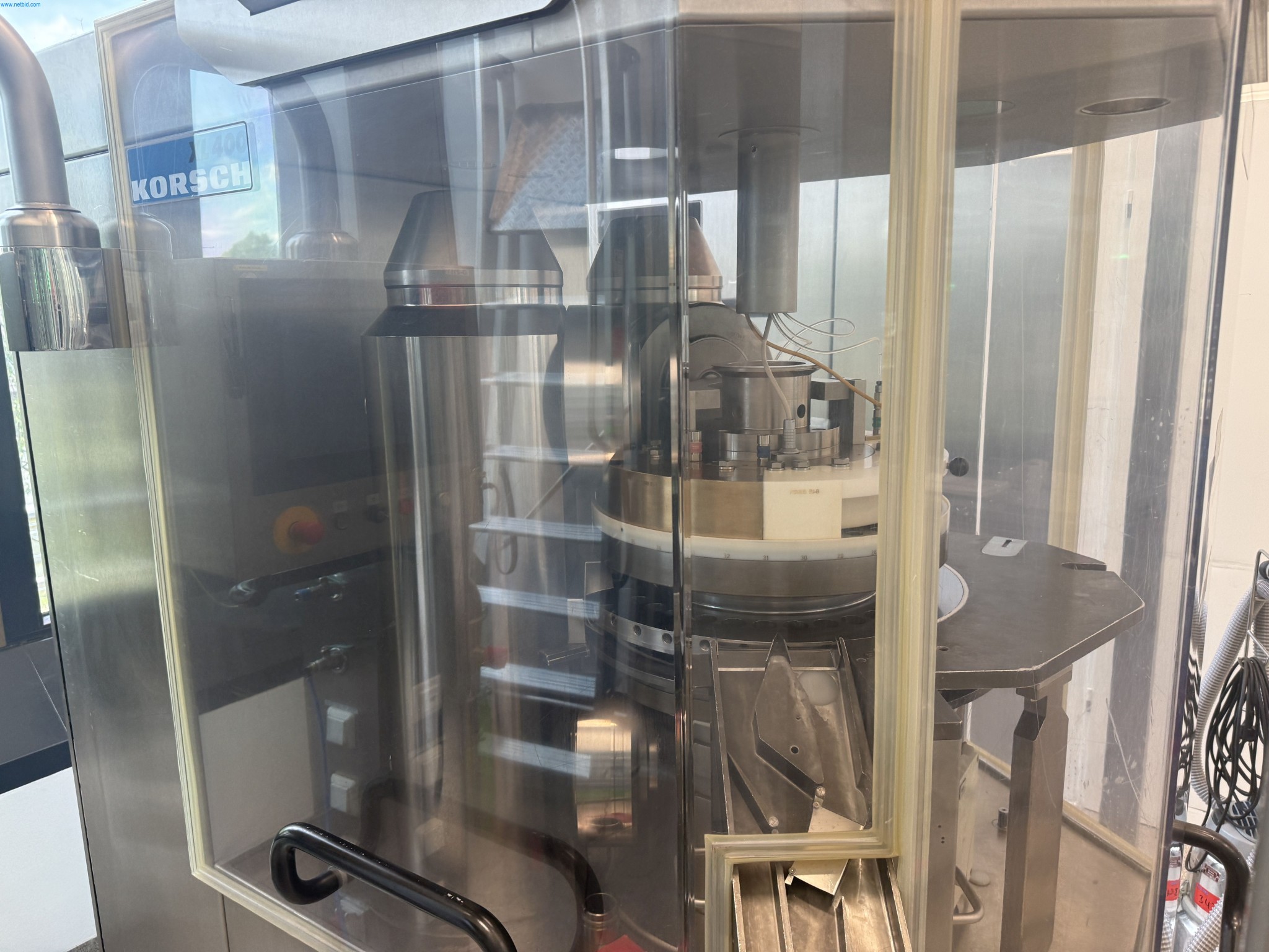 Installations de production et de conditionnement pharmaceutiques / Équipements de laboratoire et d'exploitation-2
