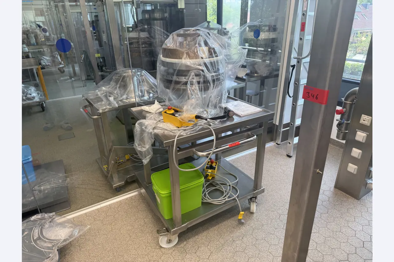 Installations de production et de conditionnement pharmaceutiques / Équipements de laboratoire et d'exploitation-4
