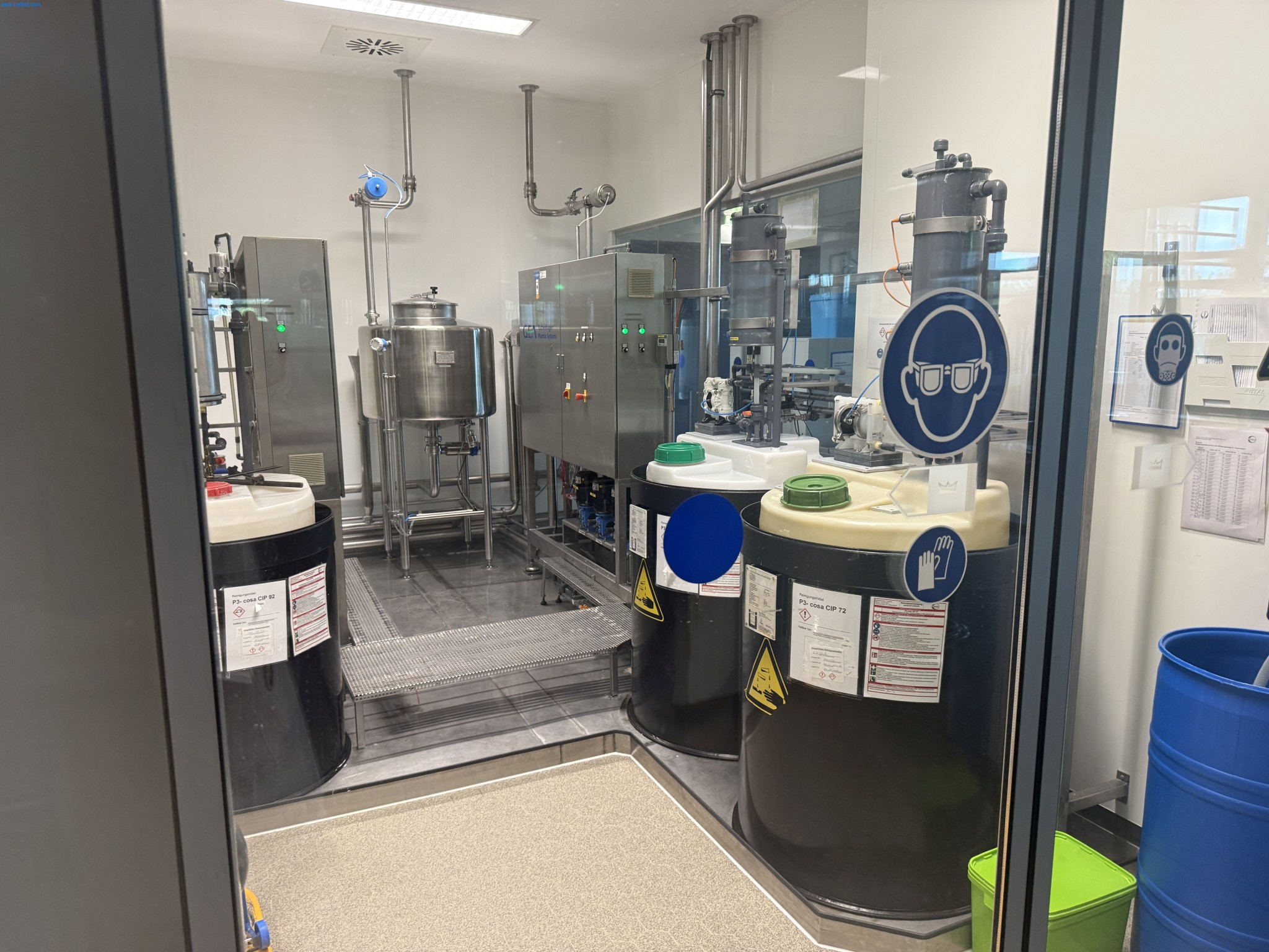 Installations de production et de conditionnement pharmaceutiques / Équipements de laboratoire et d'exploitation-10