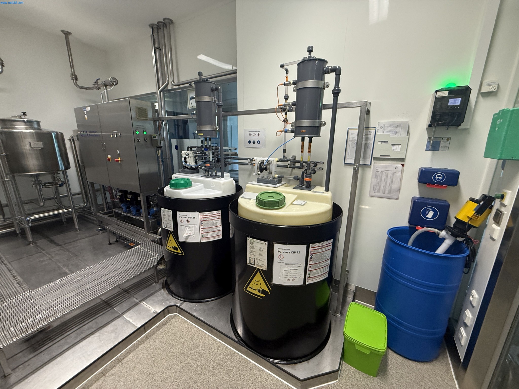 Installations de production et de conditionnement pharmaceutiques / Équipements de laboratoire et d'exploitation-12