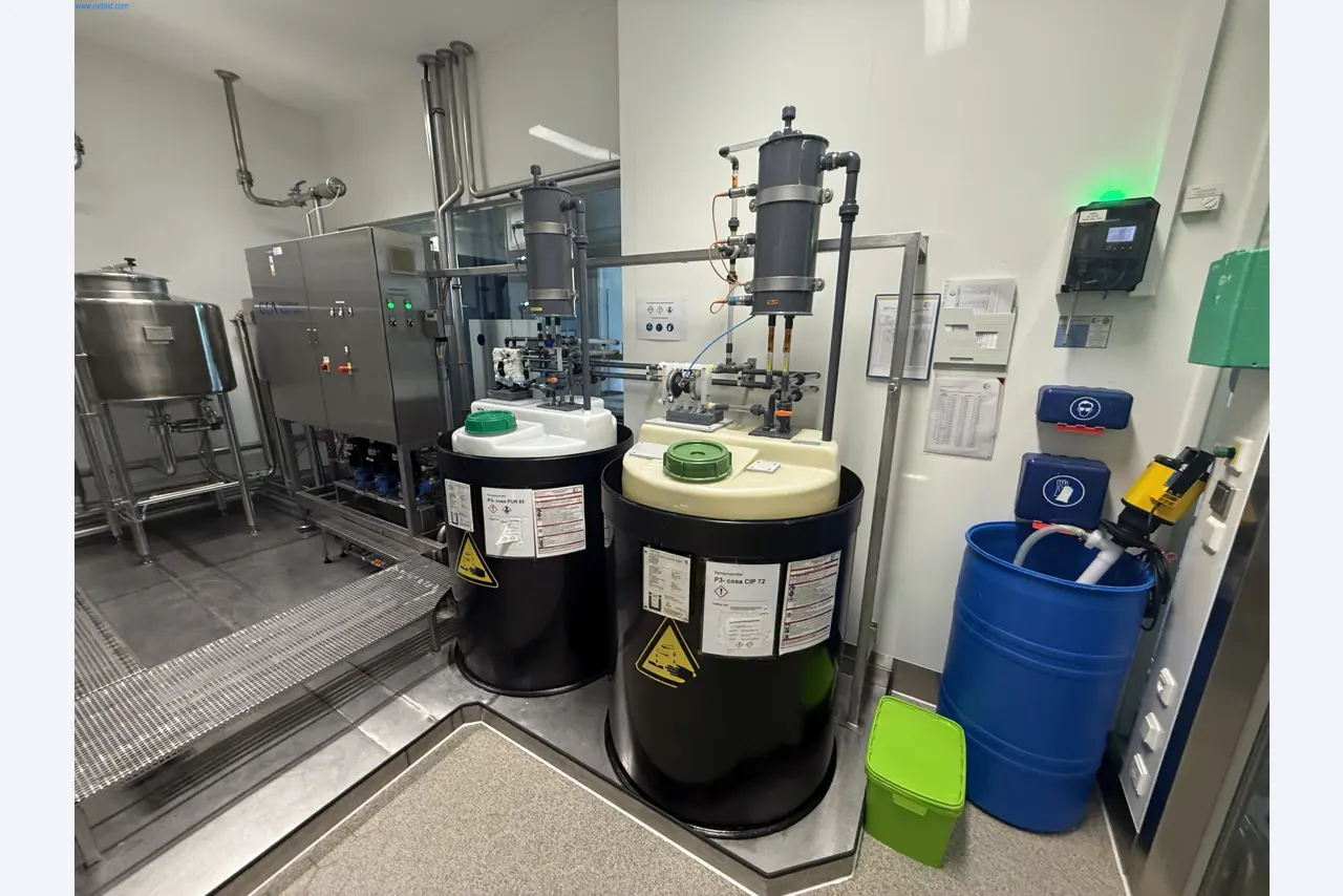 Installations de production et de conditionnement pharmaceutiques / Équipements de laboratoire et d'exploitation-12