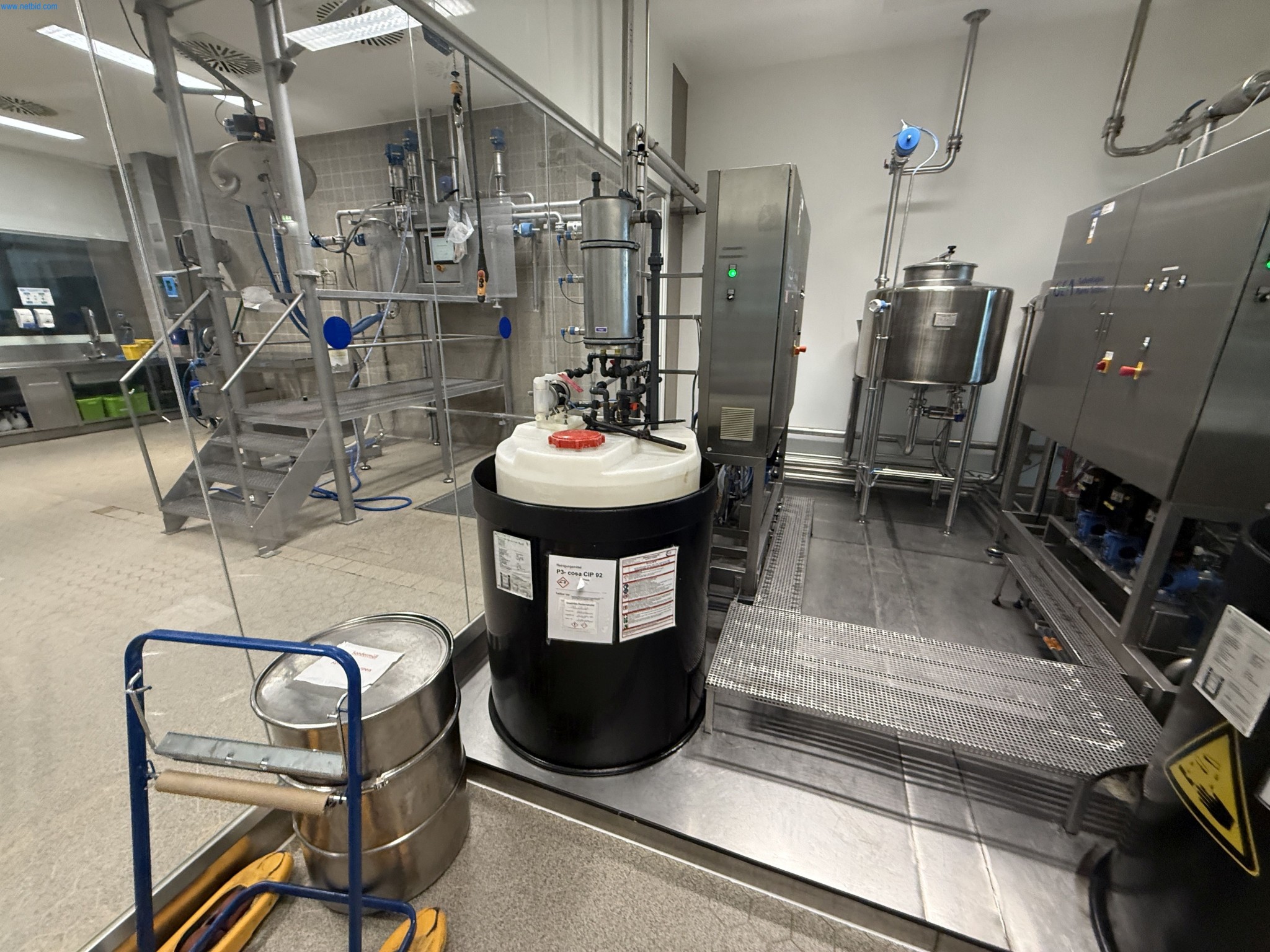 Installations de production et de conditionnement pharmaceutiques / Équipements de laboratoire et d'exploitation-13